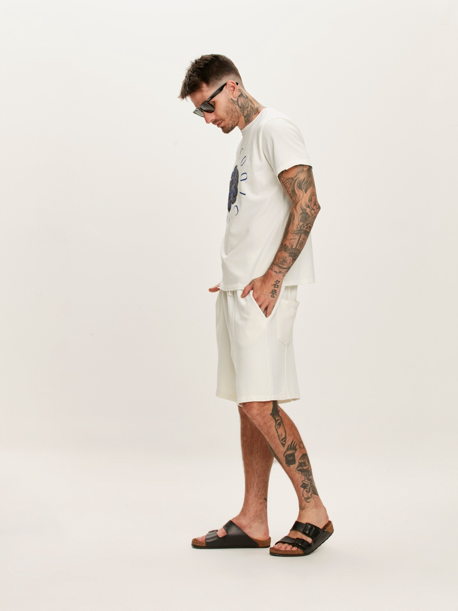 Bermuda Moletom Recortes Off White