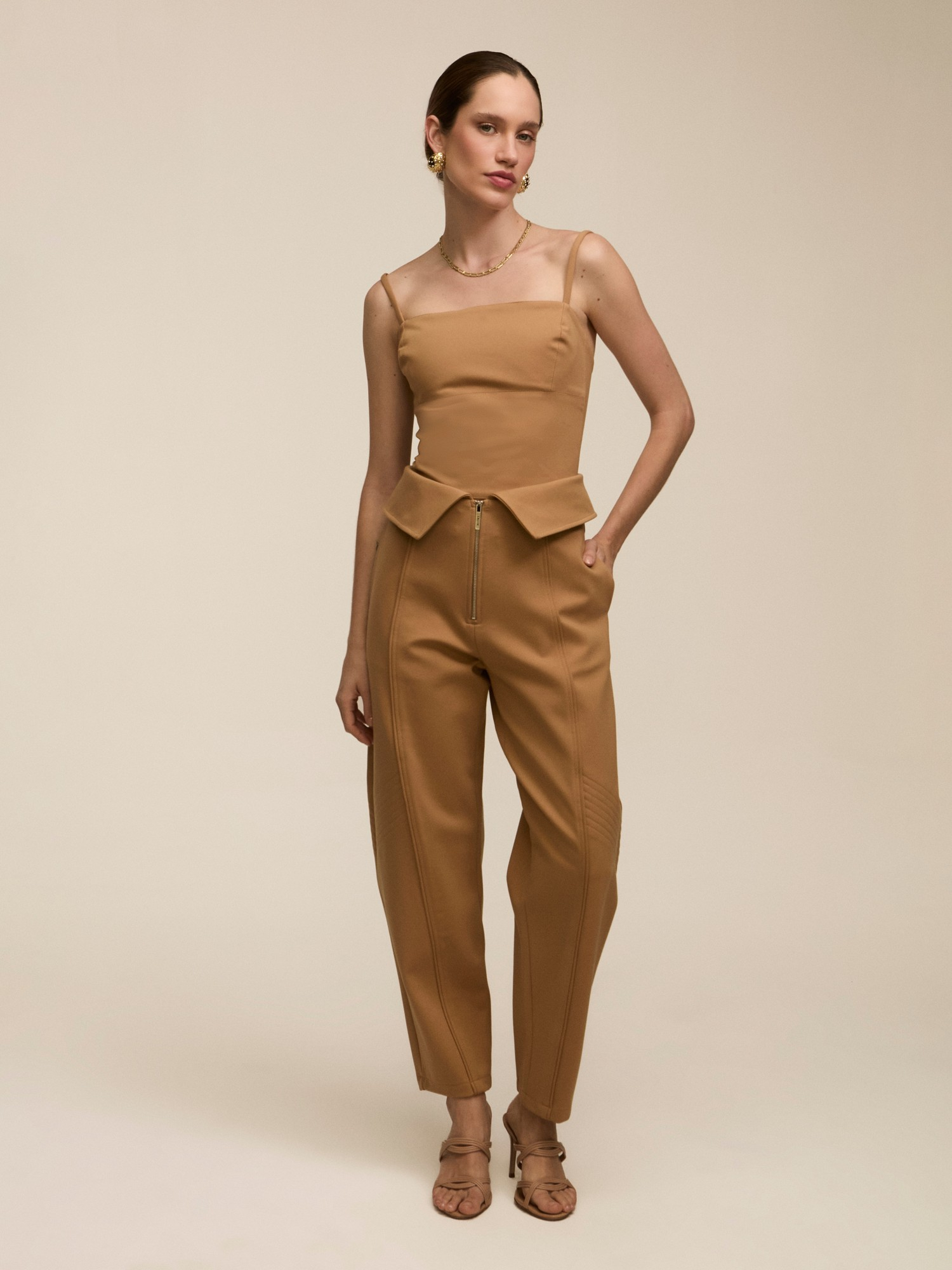 Calça Barrel Lilly Toffee Calça Barrel Lilly Toffee