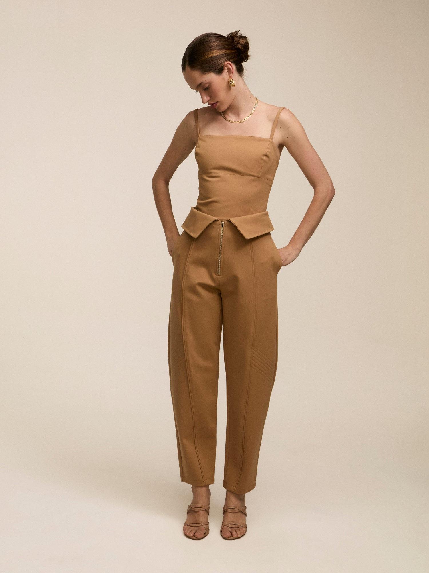 Calça Barrel Lilly Toffee Calça Barrel Lilly Toffee