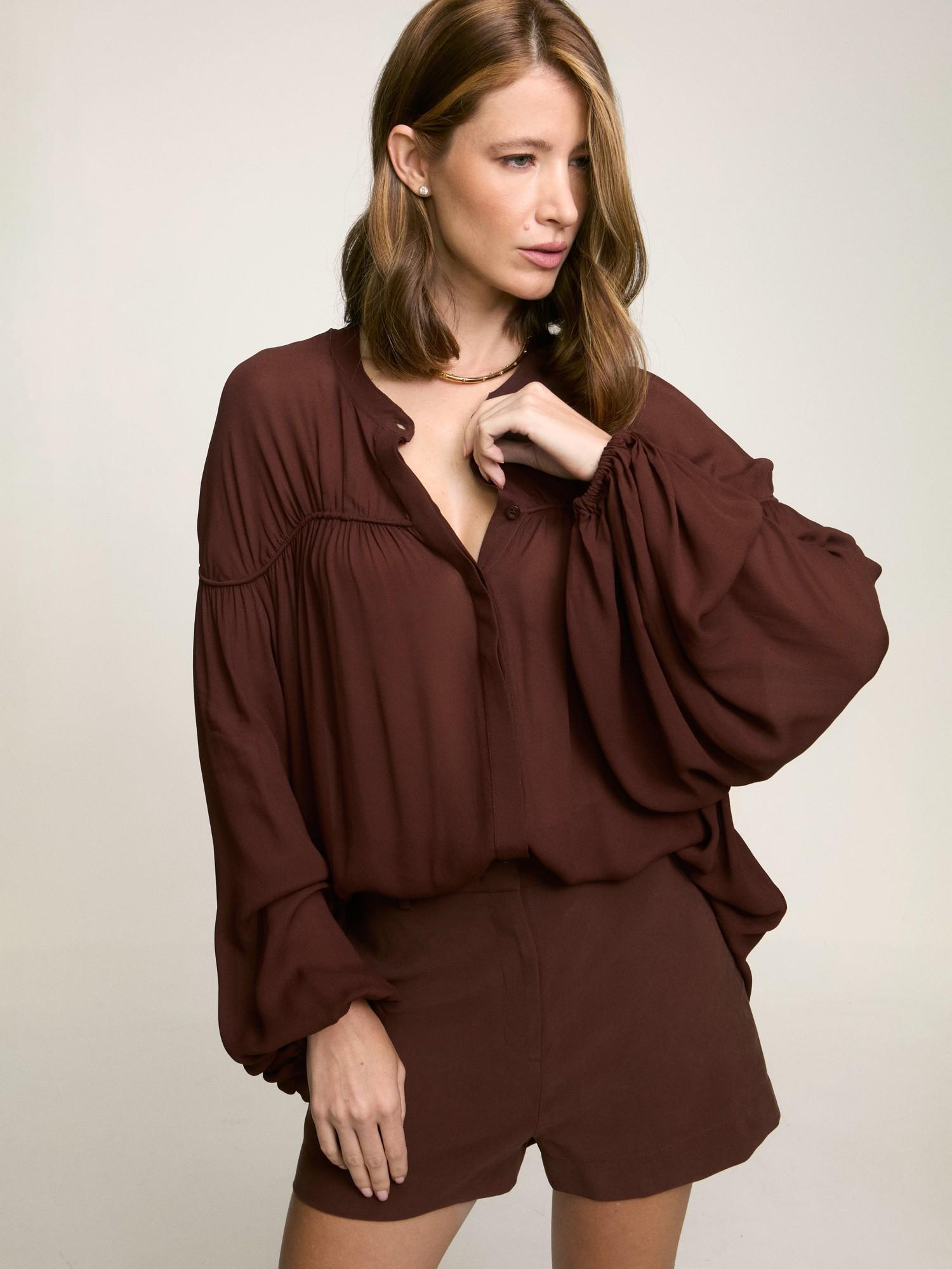 Short Essential Brown Short Essential Brown