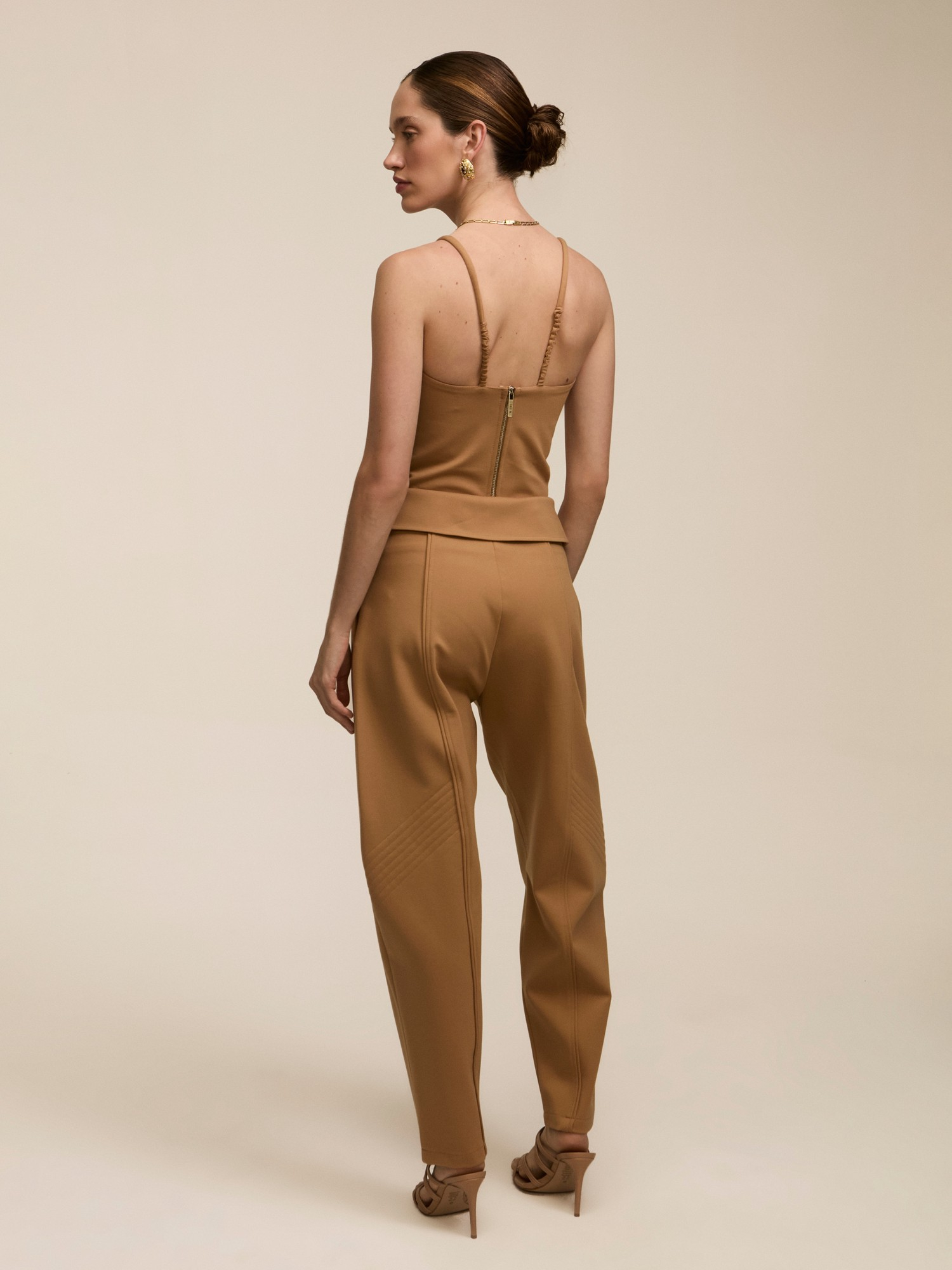 Calça Barrel Lilly Toffee Calça Barrel Lilly Toffee