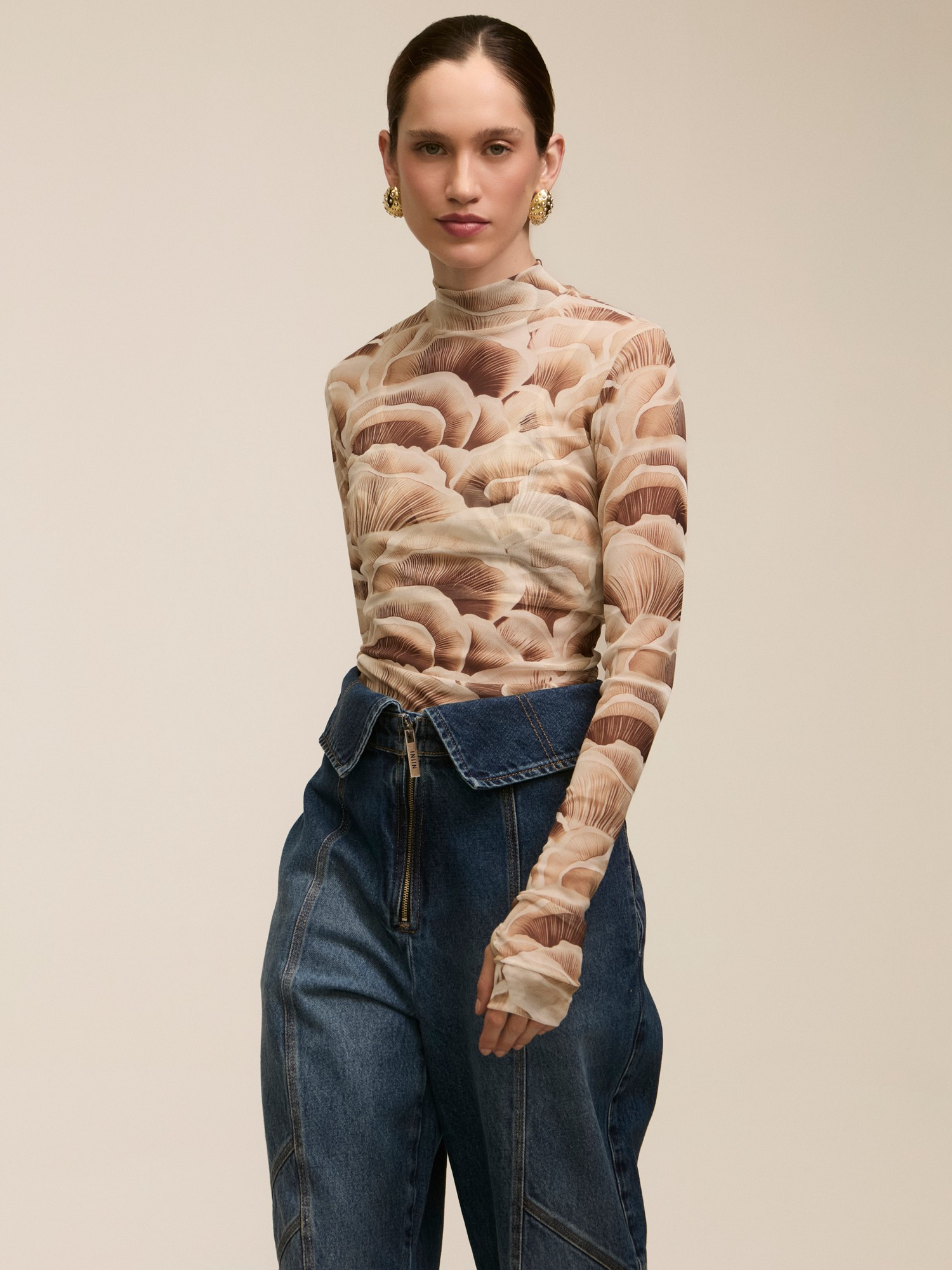 Blusa Tule Mushroom Bloom Beige Blusa Tule Mushroom Bloom Beige