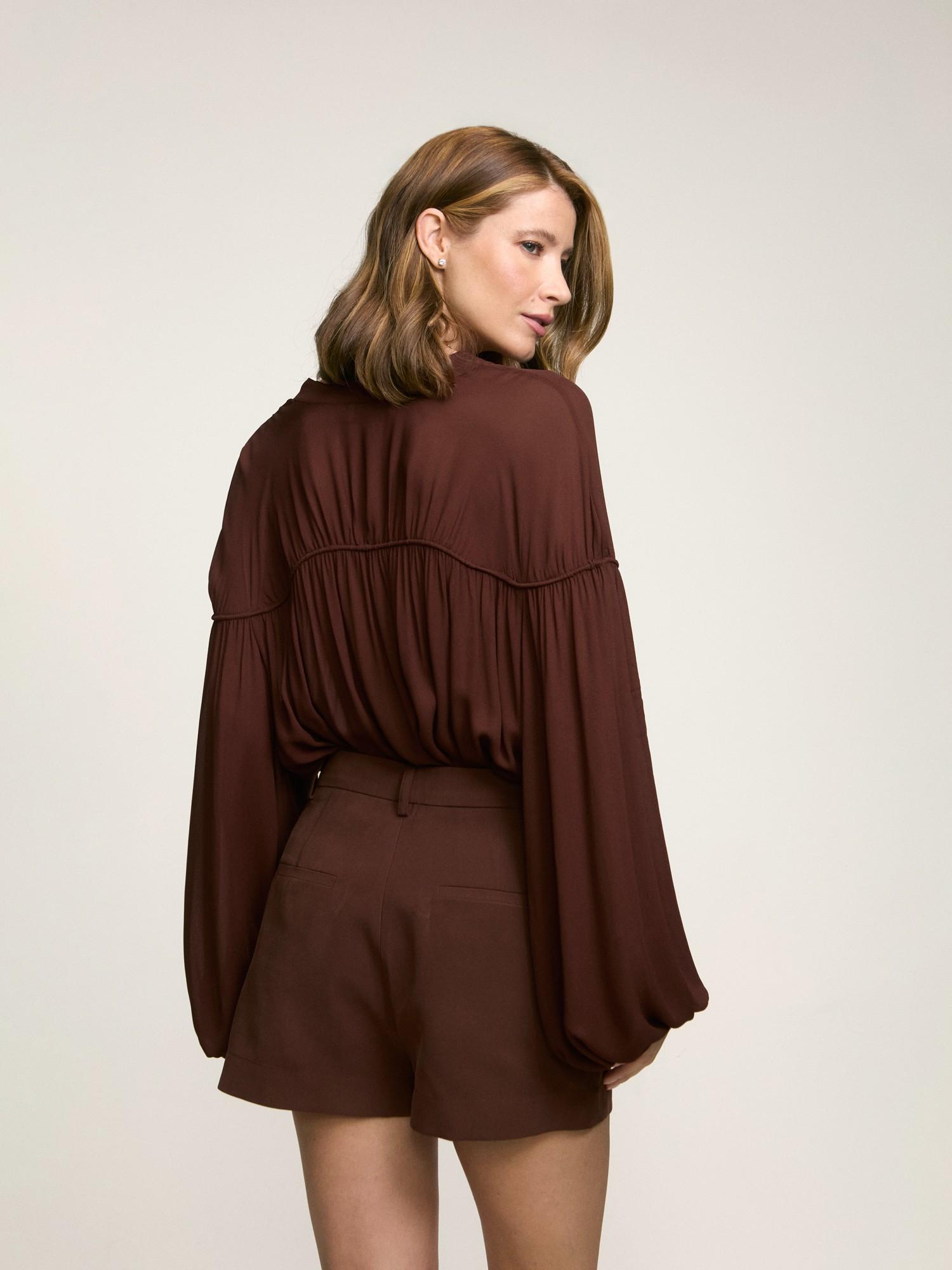 Short Essential Brown Short Essential Brown